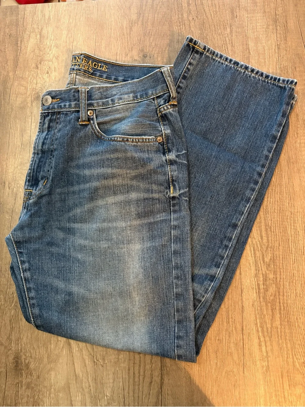American Eagle Outfitters Men's Straight Jeans in Faded Blue Wash